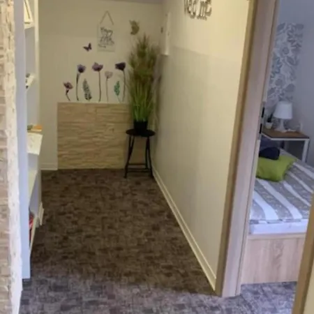 Nočitev z zajtrkom Roompoint