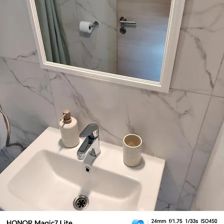 Roompoint Nočitev z zajtrkom 3*