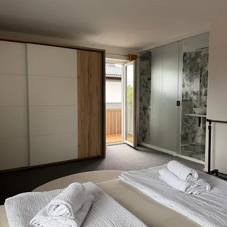 Roompoint Nočitev z zajtrkom 3*